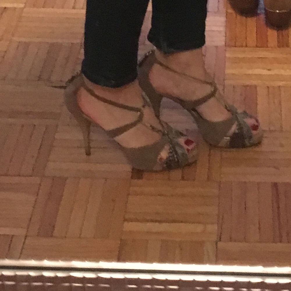 Oscar de la Renta heels. Great condition! Sz 38.5 - Picture 4 of 7